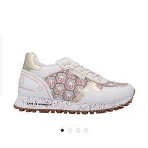 Beautiful women sneaker